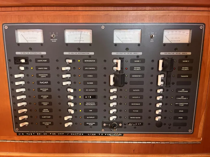 Makasi Yacht Photos Pics 