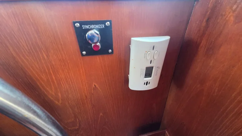 C U Later Yacht Photos Pics Synchronizer and control panel in 1987 DeFever 48 Tri Cabin.