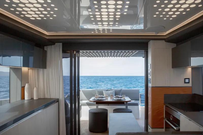 Astondoa 677 Coupé Yacht Photos Pics 