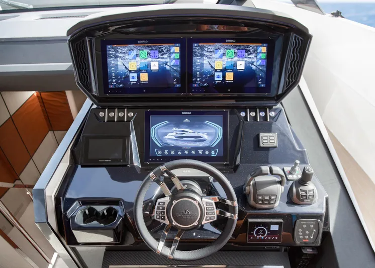 Astondoa 677 Coupé Yacht Photos Pics Astondoa 677 Coupe