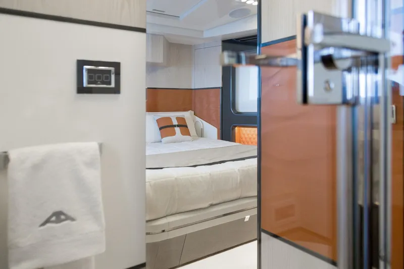 Astondoa 677 Coupé Yacht Photos Pics 