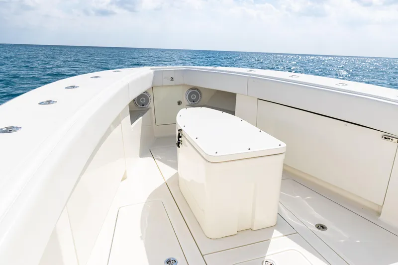  Yacht Photos Pics 2018 SeaVee 370Z boat deck with ocean view, featuring sleek white design.