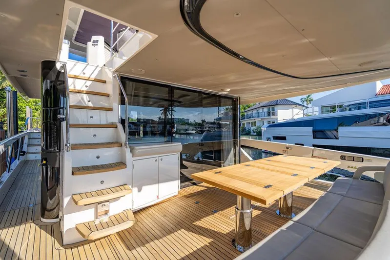 Kingship Yacht Photos Pics 