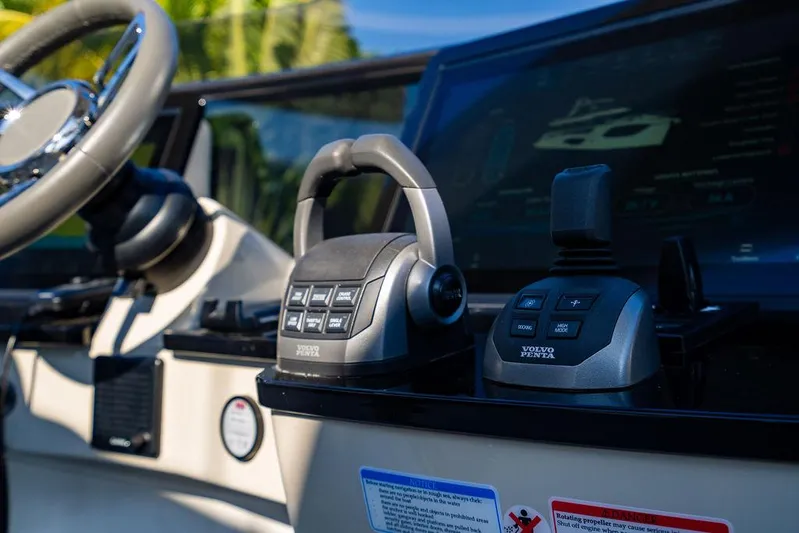 Kingship Yacht Photos Pics 