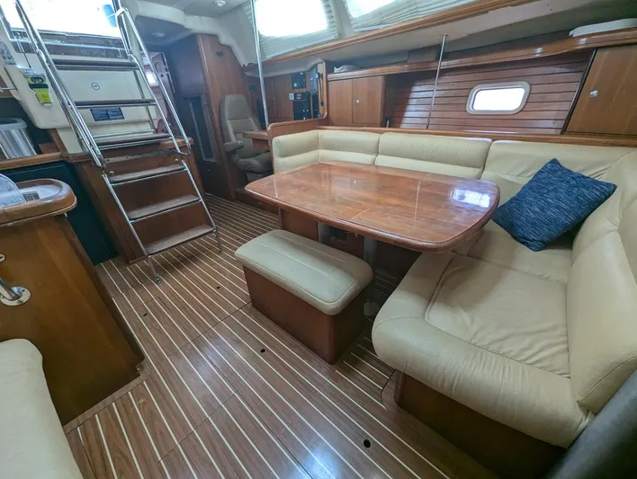 Momentum Yacht Photos Pics 