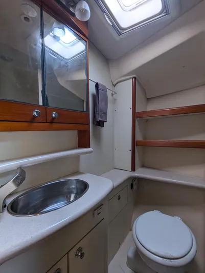 Momentum Yacht Photos Pics 