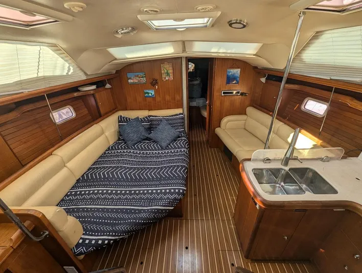 Momentum Yacht Photos Pics 