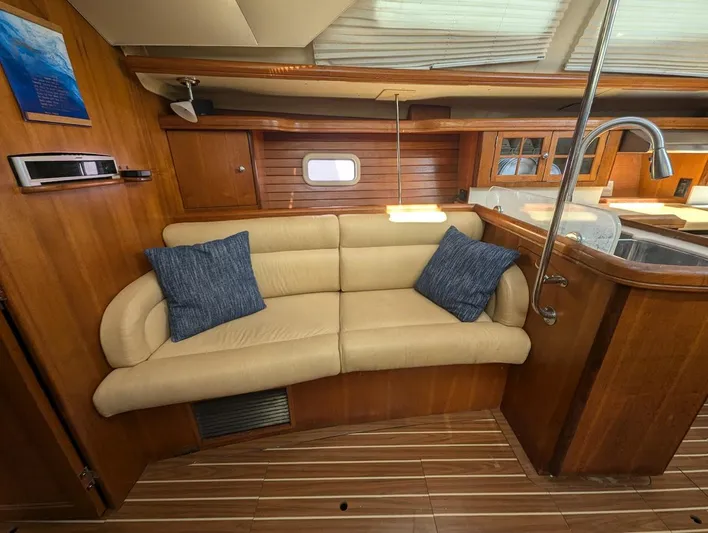 Momentum Yacht Photos Pics 