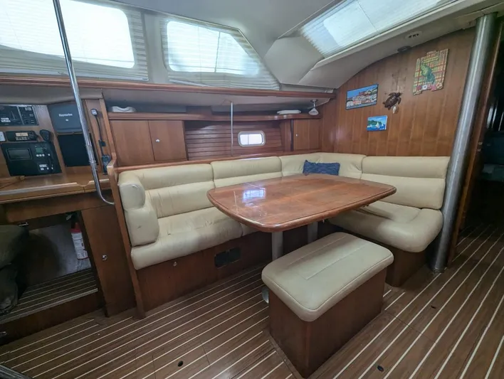 Momentum Yacht Photos Pics 