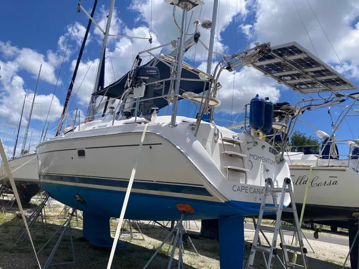 Momentum Yacht Photos Pics 