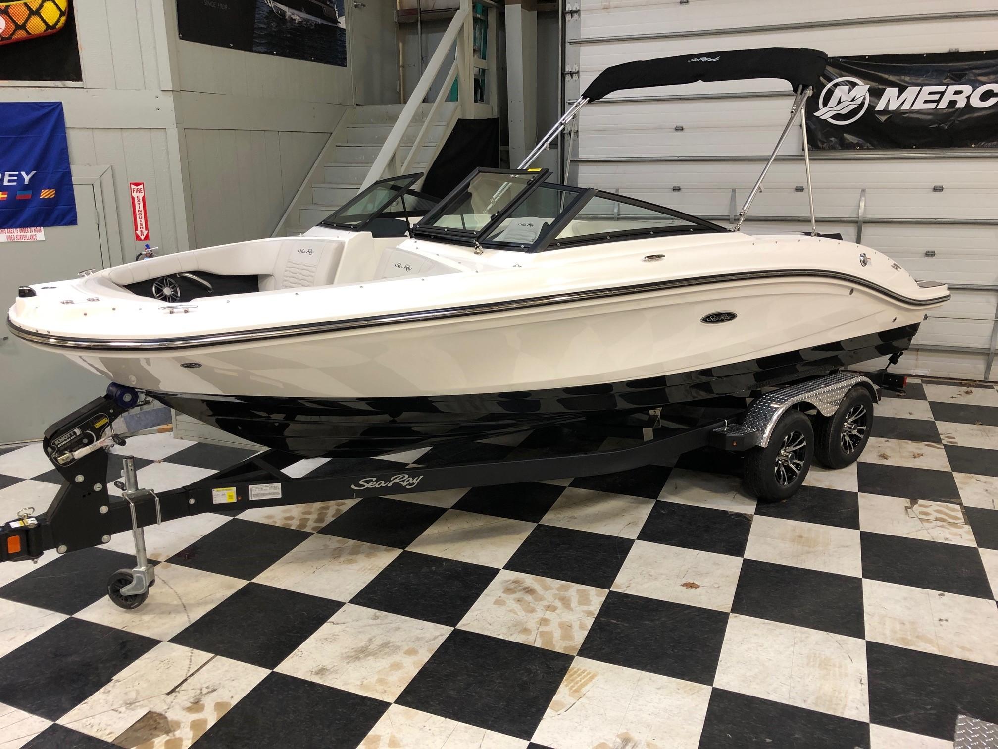 2023 Sea Ray SPX 210