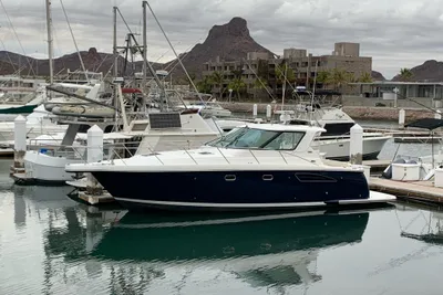 Tiara Yachts 3600 Sovran