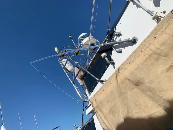  Yacht Photos Pics Tiara Yachts 3600 Sovran 2005, boat equipment and rigging against clear blue sky.