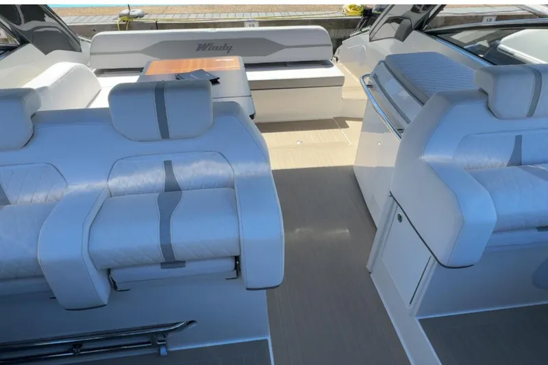  Yacht Photos Pics Windy 40 Camira RS