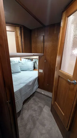 The Perch Yacht Photos Pics Guest Stateroom Port
