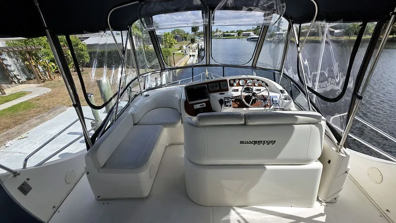 The Perch Yacht Photos Pics Flybridge Forward