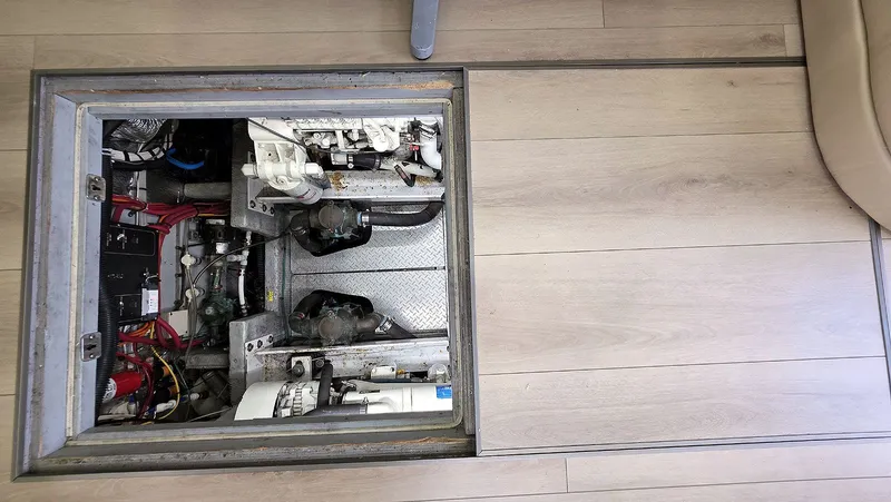 The Perch Yacht Photos Pics Engine Room Access