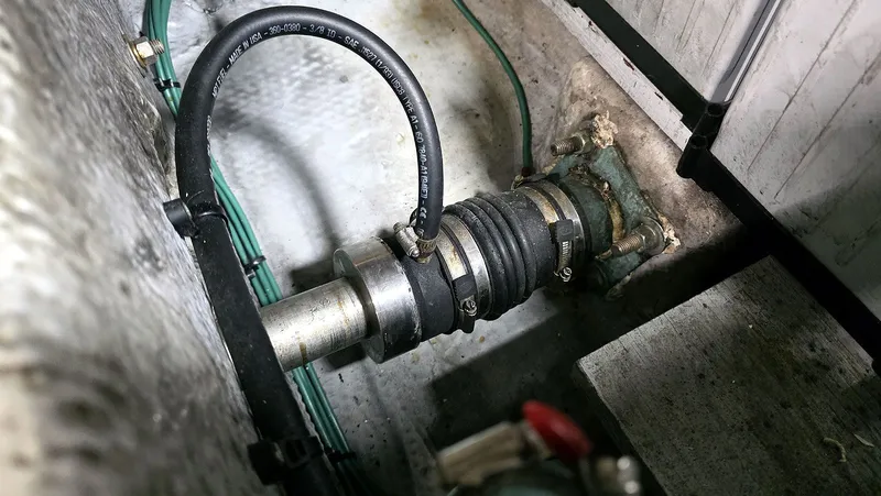 The Perch Yacht Photos Pics Dripless Shaft Seals