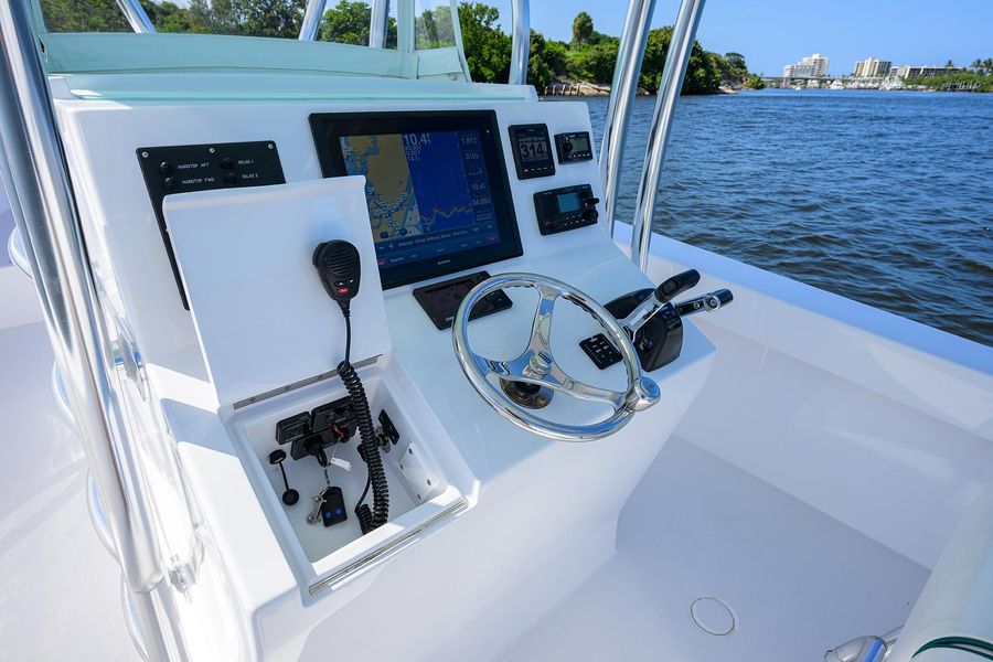 1995 Jupiter 31 Center Console