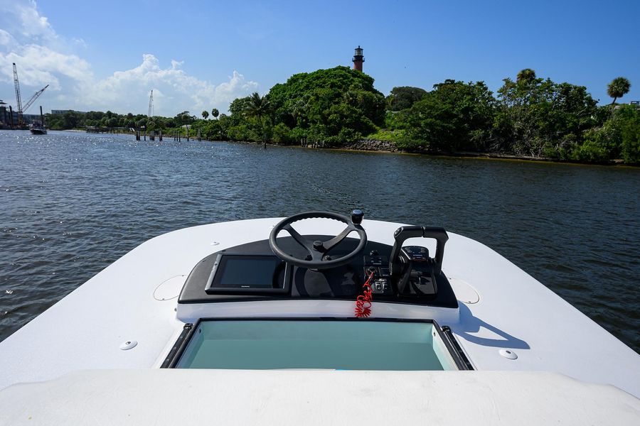 1995 Jupiter 31 Center Console