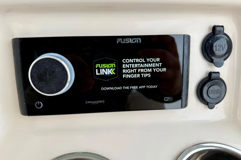 Neverland II Yacht Photos Pics Fusion Link control panel on 2022 Grady-White Canyon 271 boat dashboard.