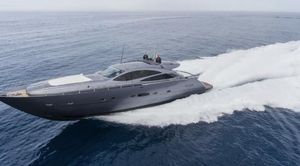 Pershing 76