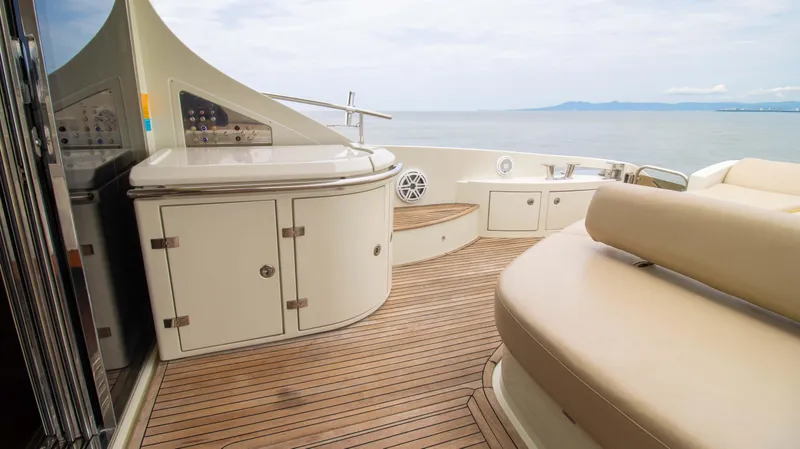 Bala Yacht Photos Pics 2009 Azimut 62S deck with wooden flooring and sea view.