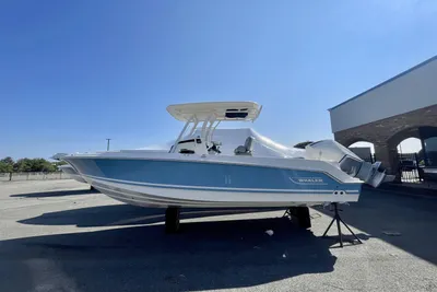 Boston Whaler 230 Outrage