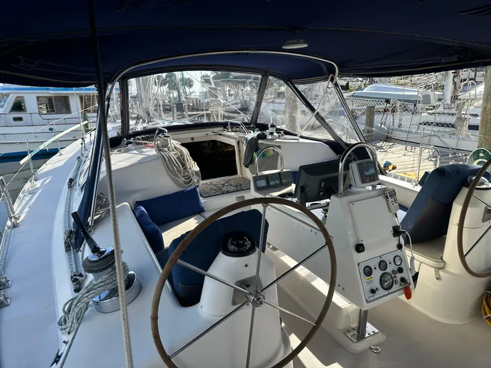 Quiescence Yacht Photos Pics 