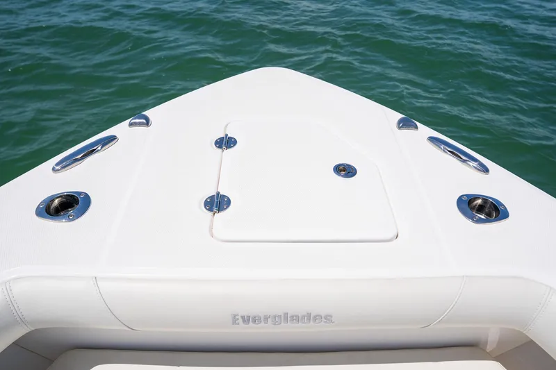  Yacht Photos Pics Bow of 2021 Everglades 273 Center Console boat on water.