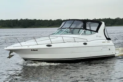 2000 Cruisers Yachts 3075 Express