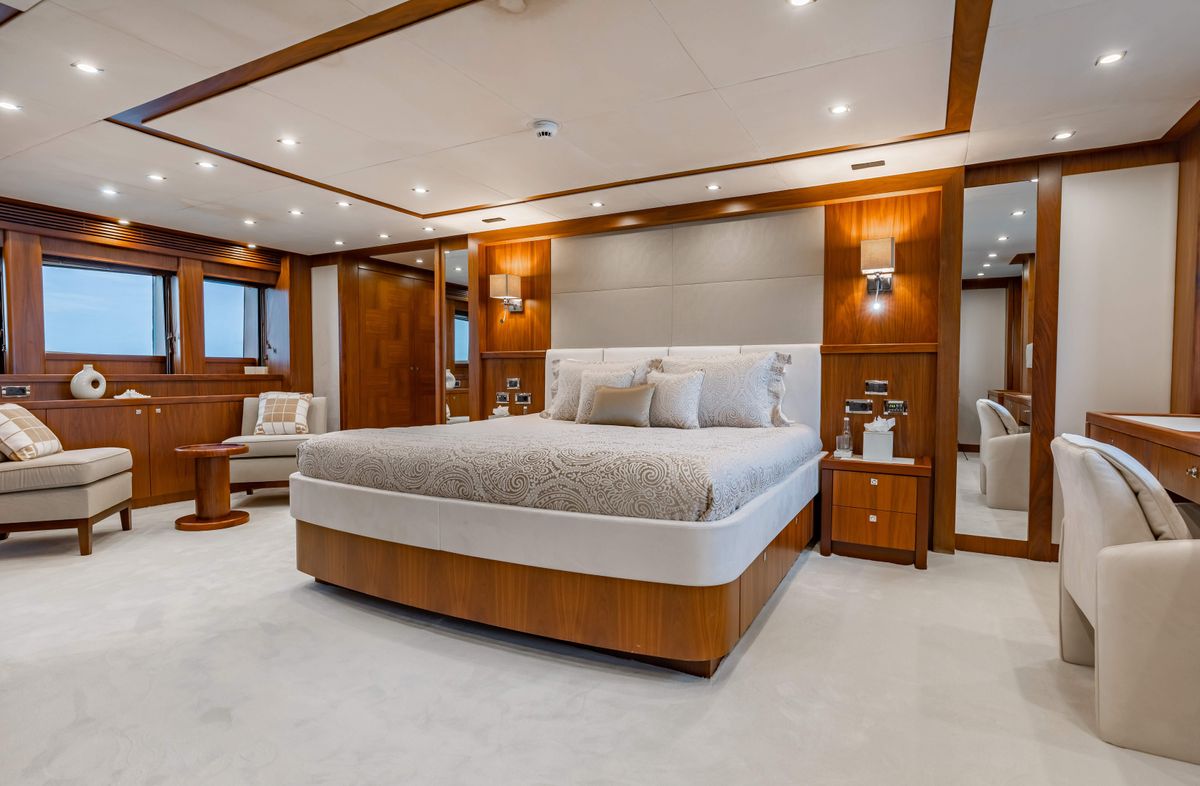 2009 Sunseeker 121 