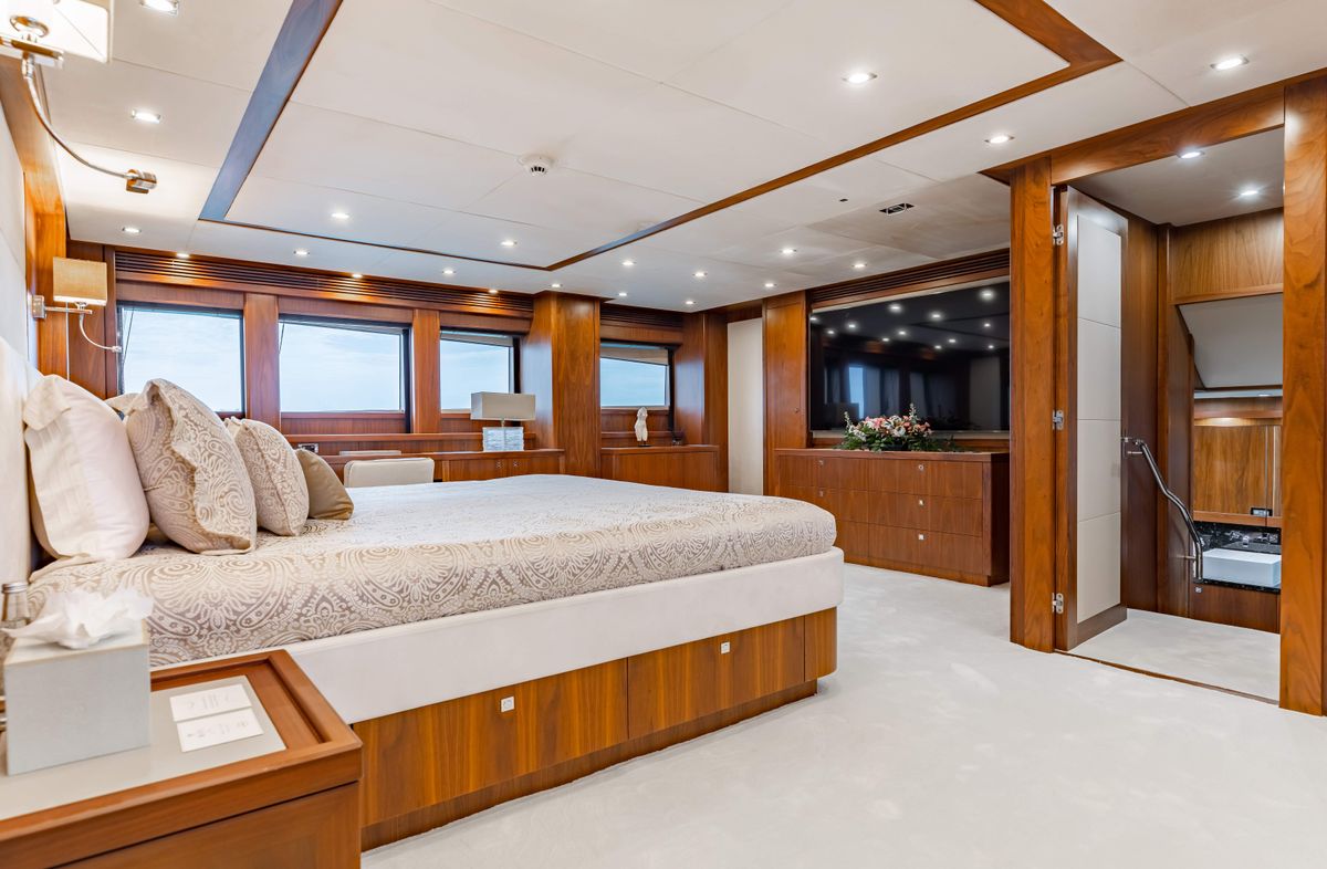 2009 Sunseeker 121 
