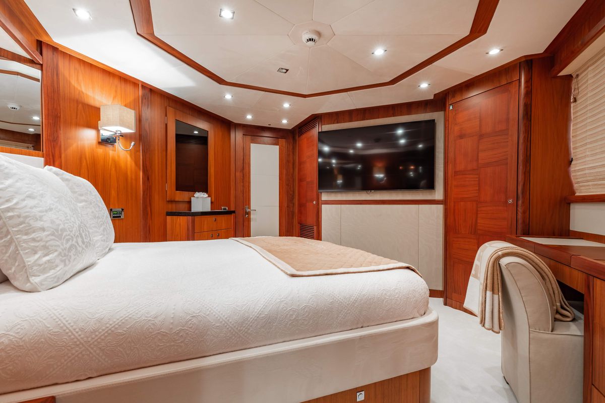 2009 Sunseeker 121 