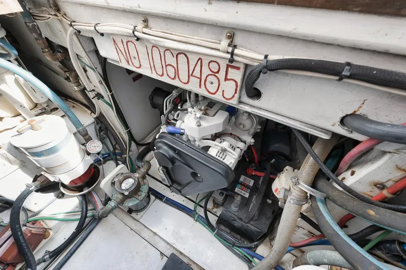 Big Mama Yacht Photos Pics Billy Knowles 40 Express - Engine Room