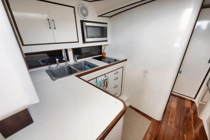 Big Mama Yacht Photos Pics Billy Knowles 40 Express - Galley