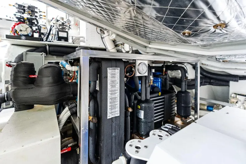 Club T Yacht Photos Pics 