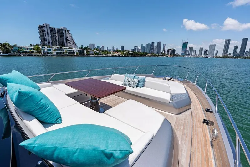 Club T Yacht Photos Pics 