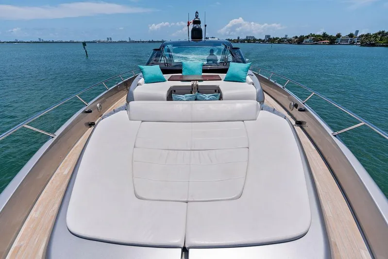 Club T Yacht Photos Pics 