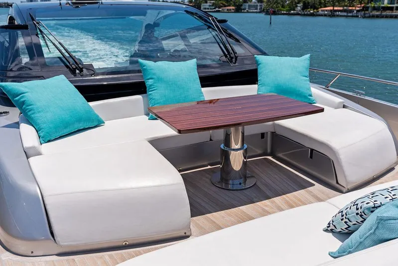 Club T Yacht Photos Pics 