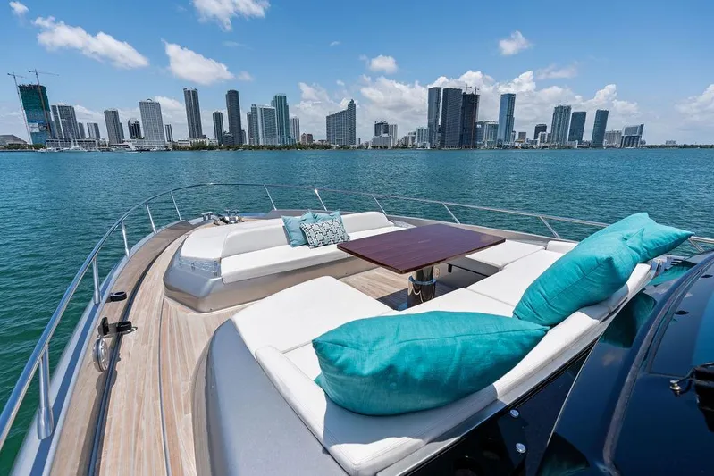 Club T Yacht Photos Pics 