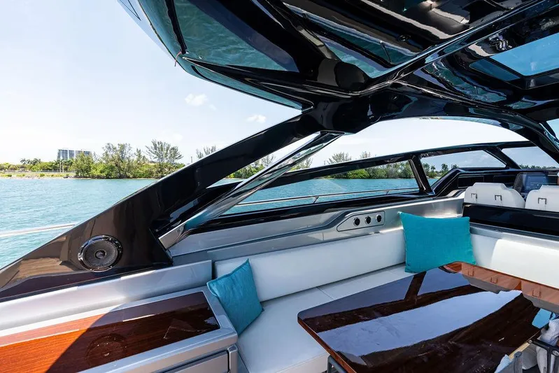 Club T Yacht Photos Pics 