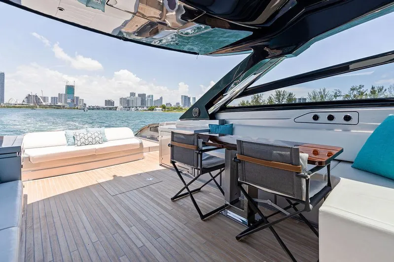 Club T Yacht Photos Pics 