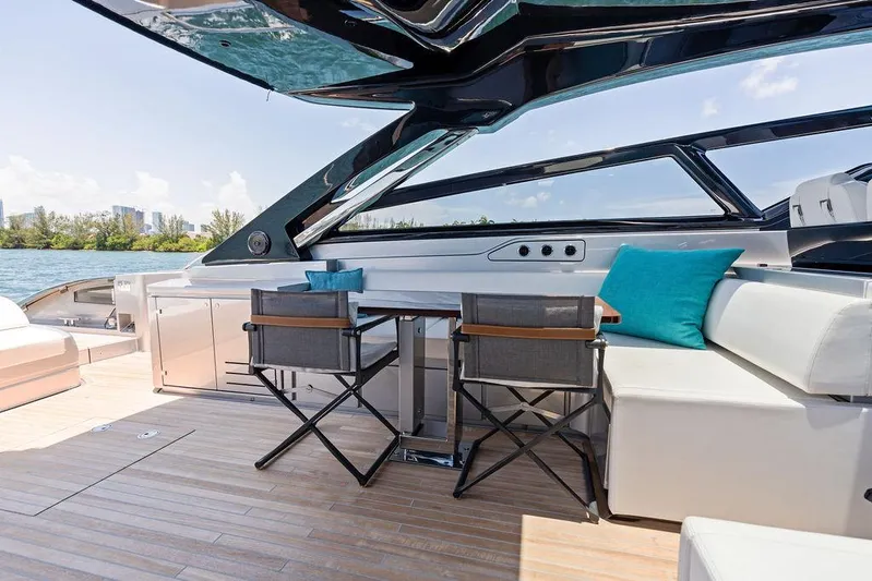 Club T Yacht Photos Pics 