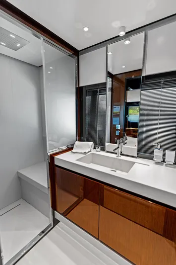 Club T Yacht Photos Pics 