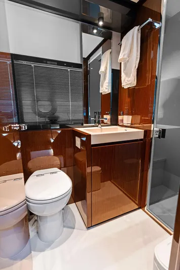 Club T Yacht Photos Pics 