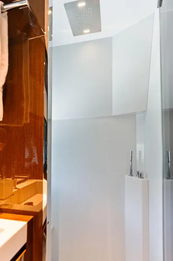 Club T Yacht Photos Pics 