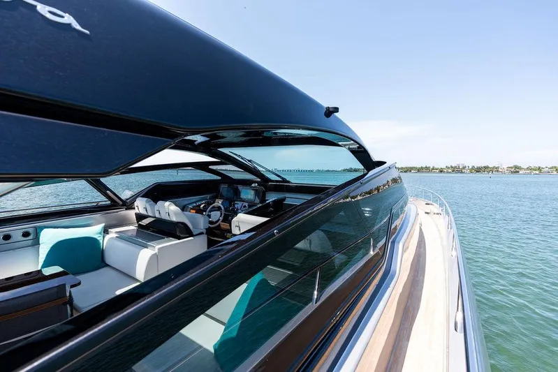 Club T Yacht Photos Pics 