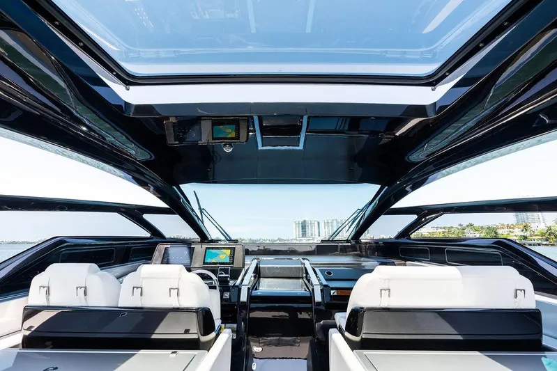 Club T Yacht Photos Pics 