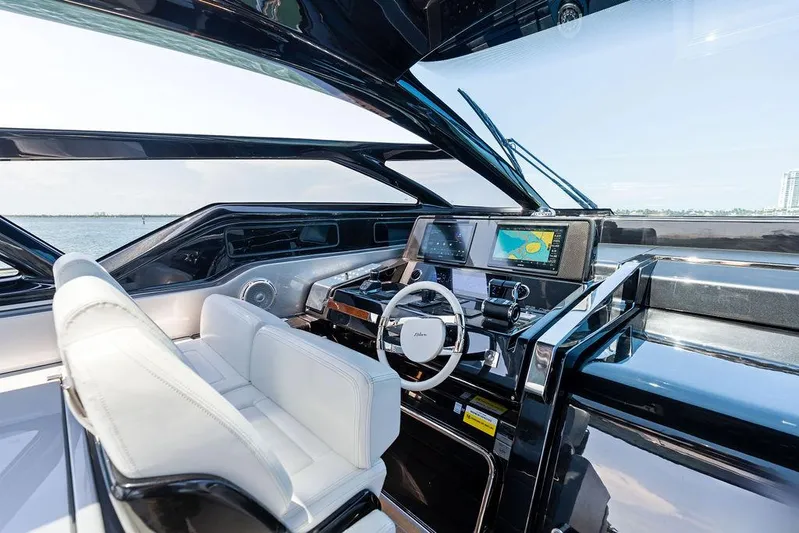 Club T Yacht Photos Pics 